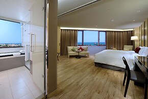 Shiny Ocean Hotel