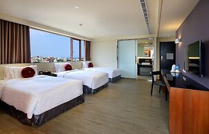 Shiny Ocean Hotel