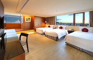 Shiny Ocean Hotel