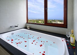 Shiny Ocean Hotel
