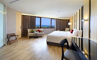 Shiny Ocean Hotel