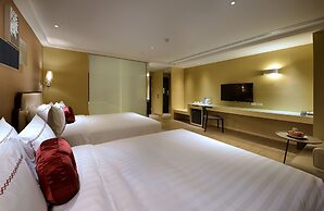 Shiny Ocean Hotel
