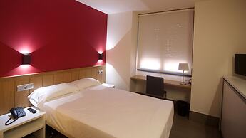 The Book Factory Hostel by gaiarooms