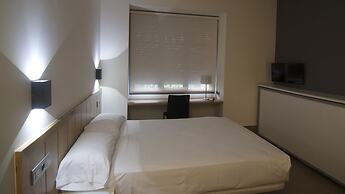 The Book Factory Hostel by gaiarooms