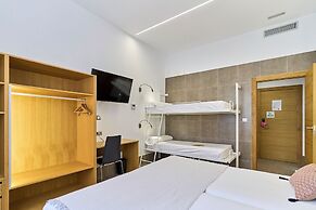 The Book Factory Hostel by gaiarooms
