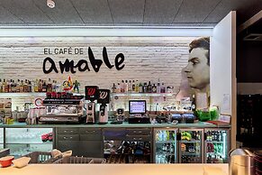 The Book Factory Hostel by gaiarooms
