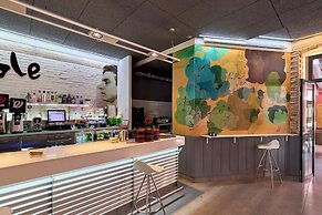 The Book Factory Hostel by gaiarooms