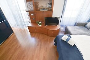 At Home - P.ta Venezia C.so Buenos Aires