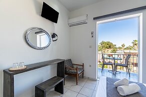 Angela Hotel and Apartments