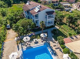 Angela Hotel and Apartments