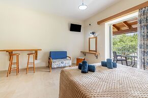 Angela Hotel and Apartments