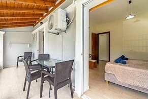 Angela Hotel and Apartments
