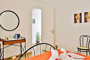Isadora Apartments