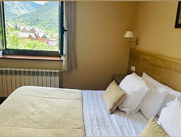 Hostal Escuils