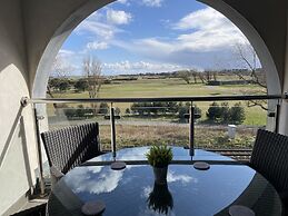 19th Hole Hotel