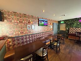 19th Hole Hotel