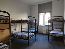 Britannia on William - Hostel