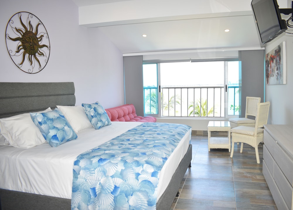 Hotel Santorini Kima Beach Resort