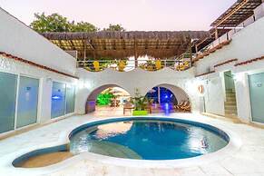 Hotel Santorini Kima Beach Resort