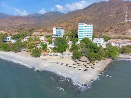 Hotel Santorini Kima Beach Resort