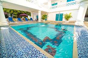Hotel Santorini Kima Beach Resort