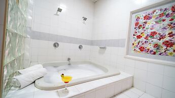 Hotel Santorini Kima Beach Resort