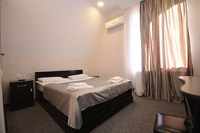 Hotel 7 Rooms