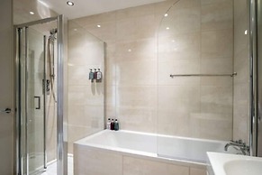 Cotswolds Hotel & Spa