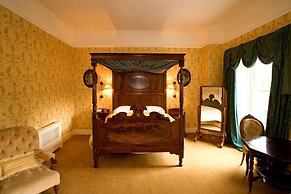 Step House Hotel