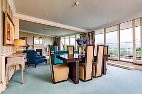 Step House Hotel