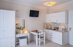 Milos Bay Suites