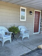 Peninsula Motel