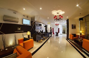 Meneur Hotel
