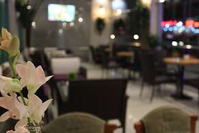 Meneur Hotel