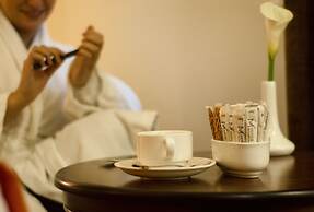 Meneur Hotel