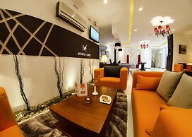 Meneur Hotel