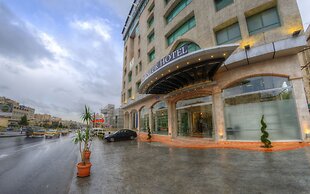 Meneur Hotel