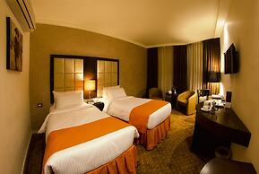 Meneur Hotel