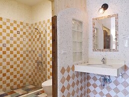Sin Sin Hotel III