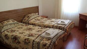 Pinus Otel
