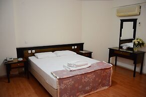 Pinus Otel