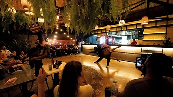 Viajero Cali Hostel & Salsa School