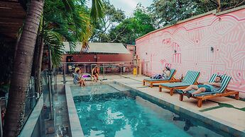 Viajero Cali Hostel & Salsa School