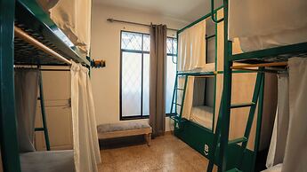 Viajero Cali Hostel & Salsa School