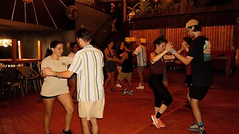 Viajero Cali Hostel & Salsa School