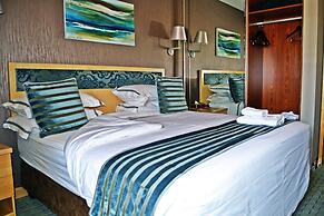 Aquarian Tide Hotel