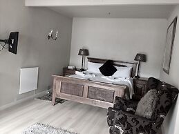 Harfield Guest Villa