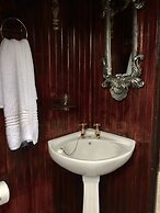 Harfield Guest Villa