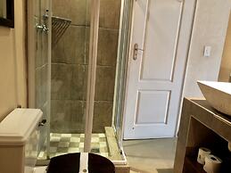 Harfield Guest Villa