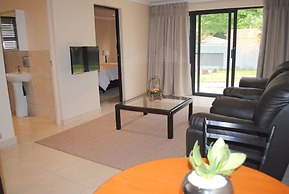 6 on Morris Guest Lodge